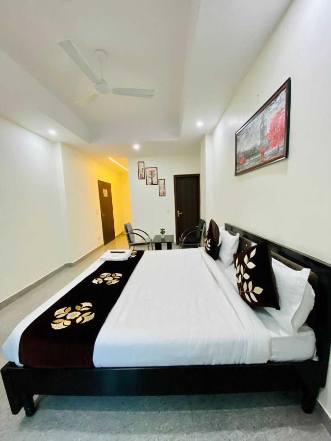 Hotel O K R Resdiancy Near Botanic Garden Of Indian Republic 诺伊达 外观 照片
