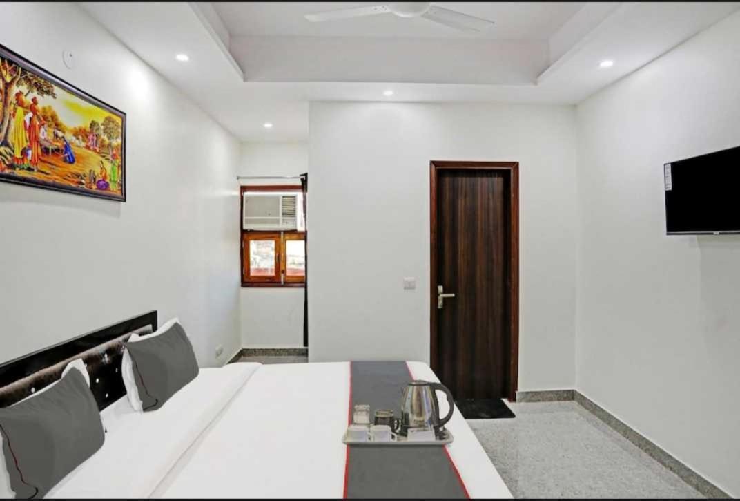 Hotel O K R Resdiancy Near Botanic Garden Of Indian Republic 诺伊达 外观 照片