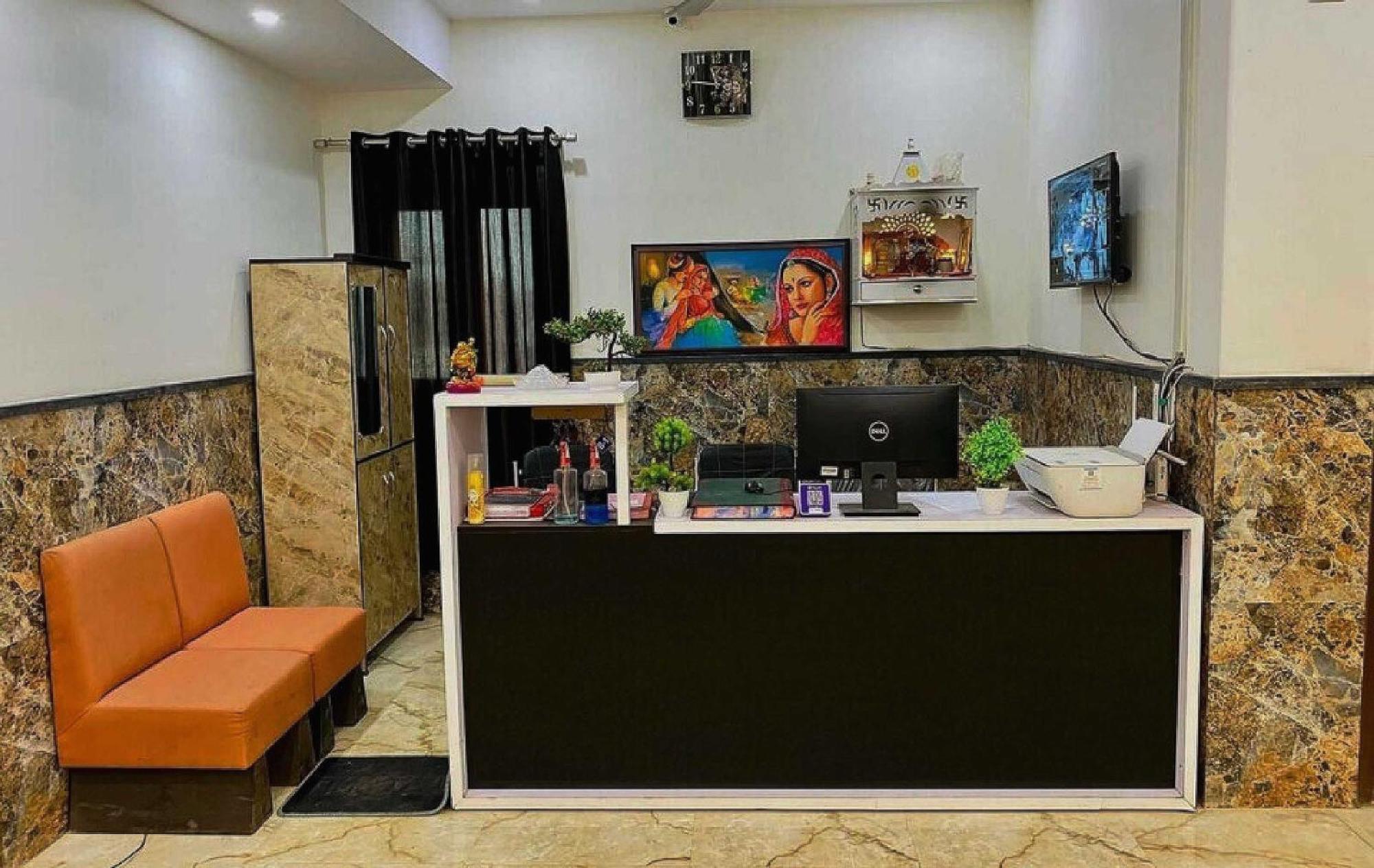Hotel O K R Resdiancy Near Botanic Garden Of Indian Republic 诺伊达 外观 照片